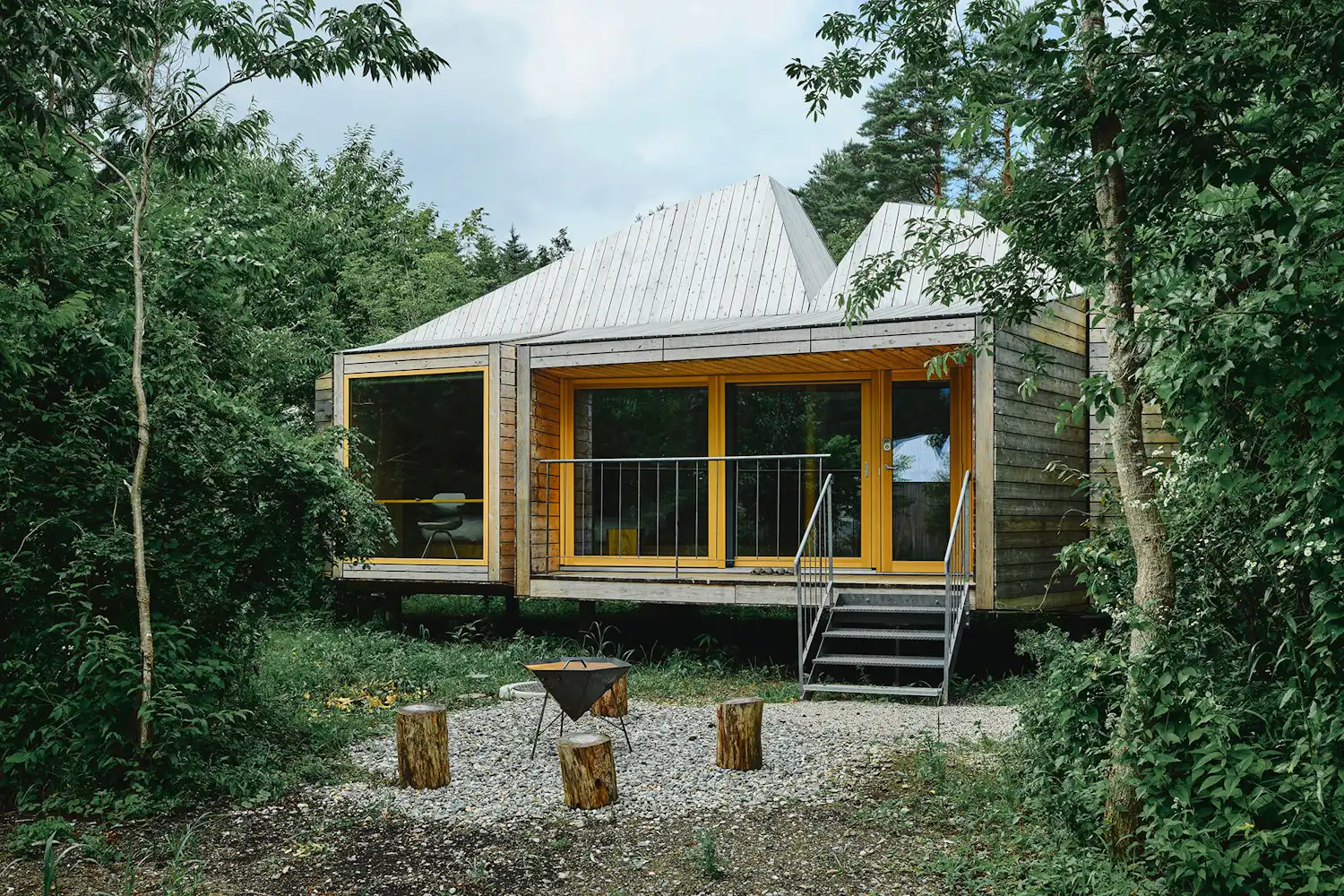 ภายนอกอาคาร