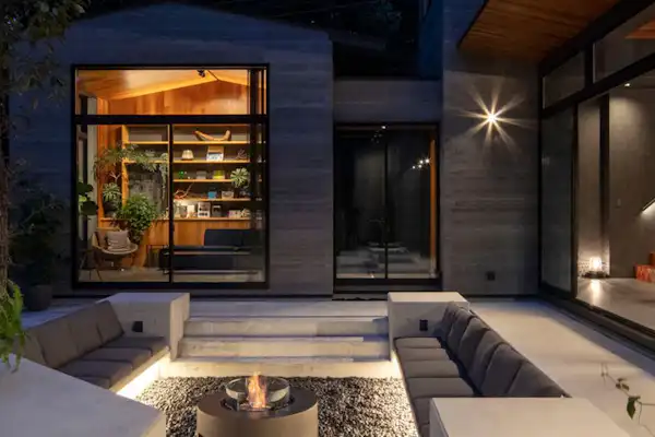 เอาท์ดอร์ลิฟวิ่ง