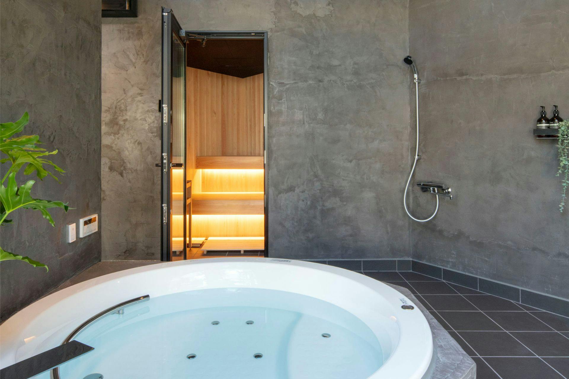 ジャグジーサウナ