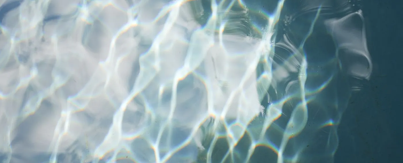 สระว่ายน้ำ