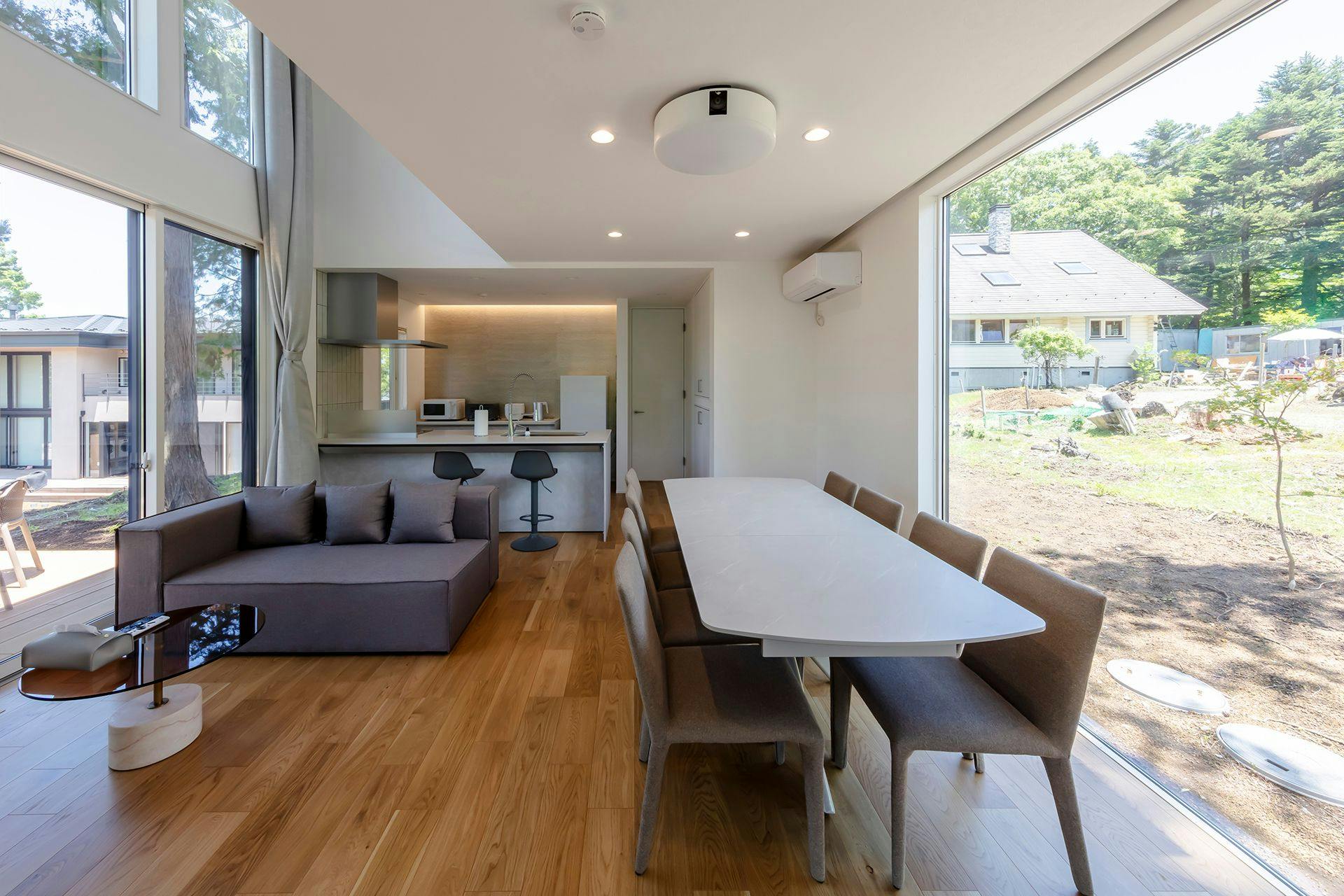 Hours Villa 富嶺
