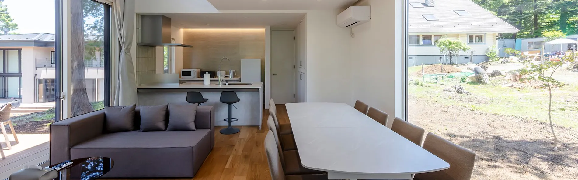 Hours Villa 富嶺