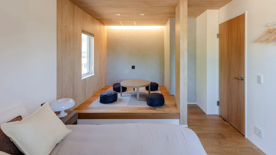 Hours Villa Tomine