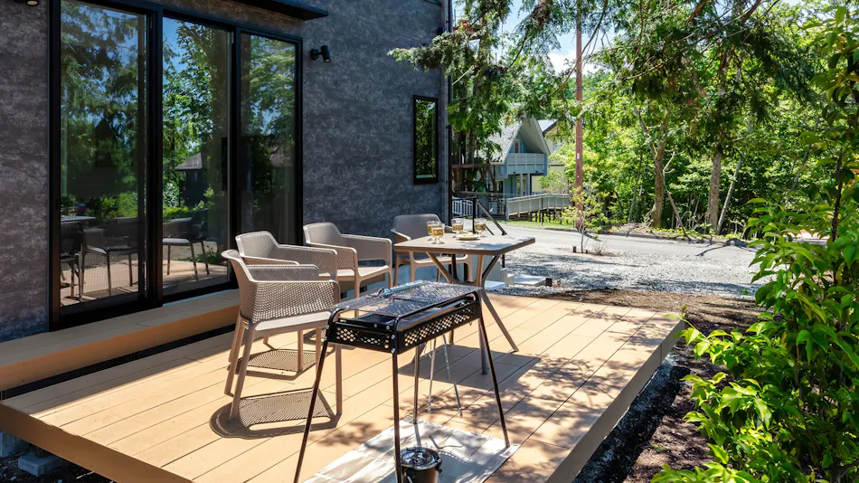 Hours Villa Tomine