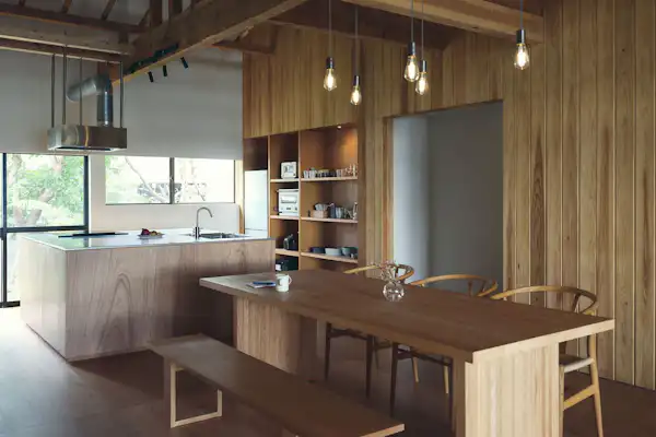 ห้องครัวพร้อมพื้นที่รับประทานอาหาร