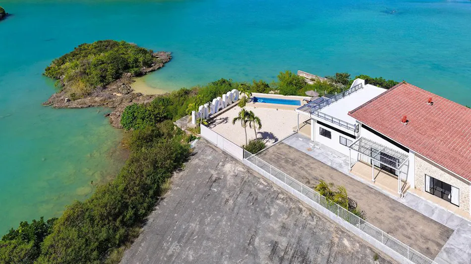 Crystal Villa Oura