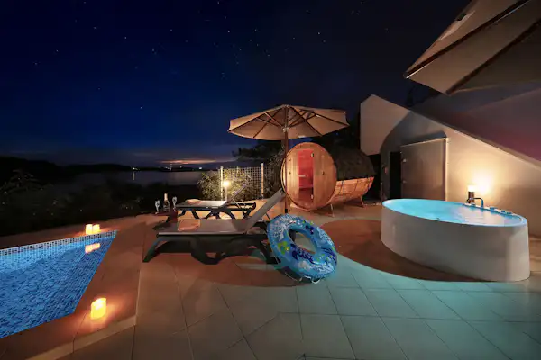 สระว่ายน้ำ