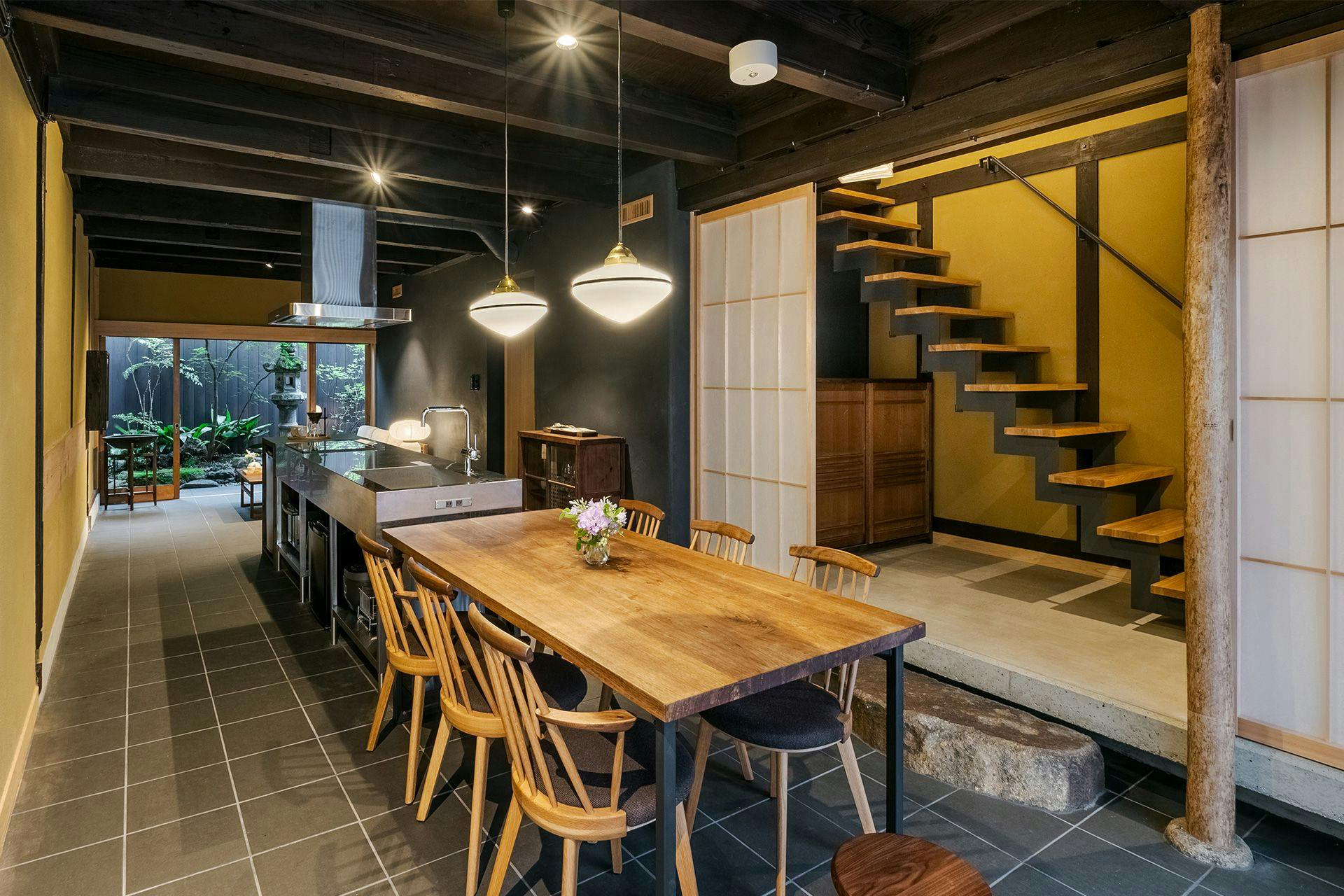 京都・珠数屋町 西本願寺 いづき 〈一棟貸し町家〉