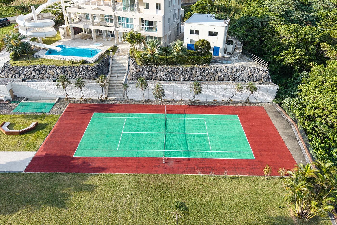 สนามเทนนิส