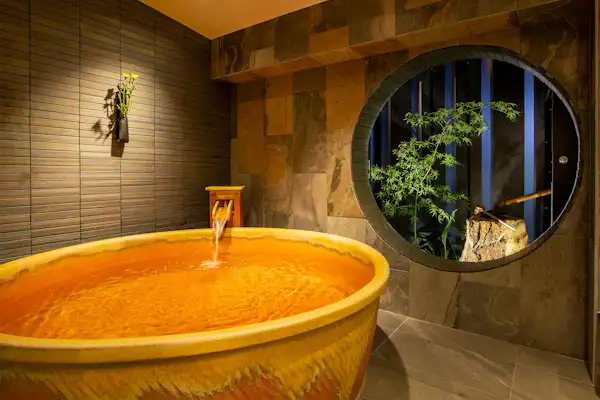 บ่อน้ำพุร้อนกลางแจ้ง