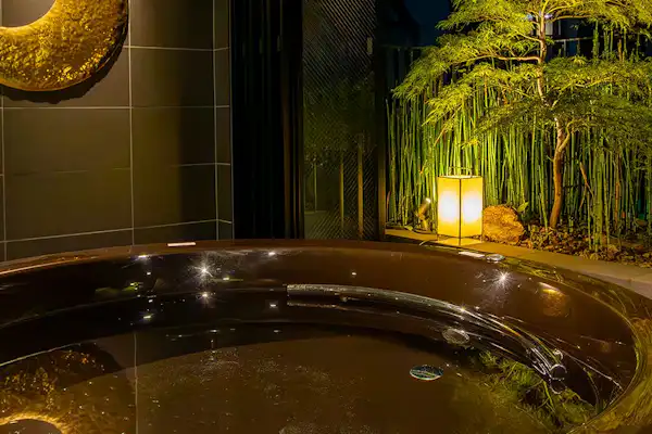 บ่อน้ำพุร้อนกลางแจ้ง