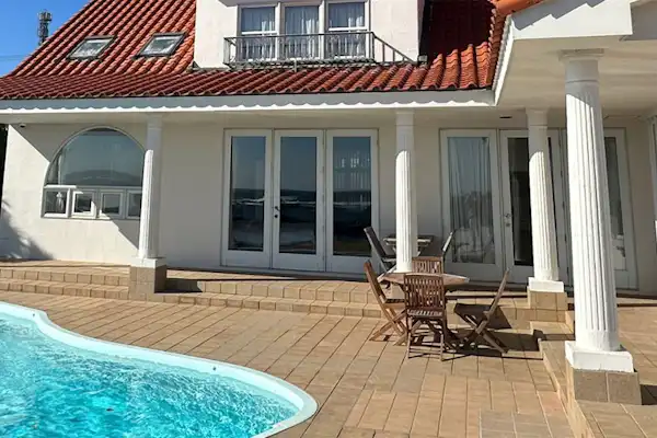 สระว่ายน้ำ