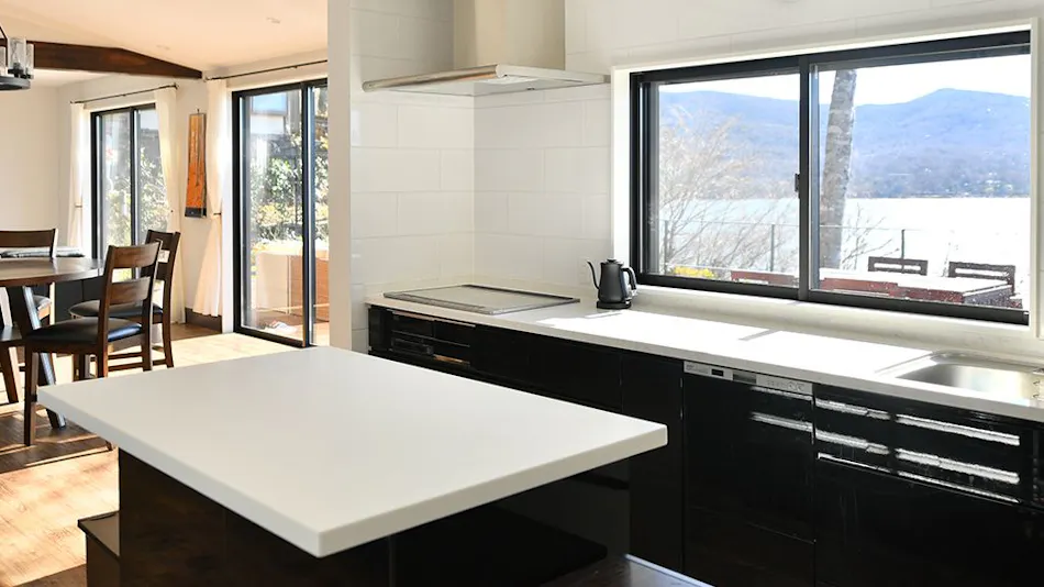 BUCKEYE HOUSE by the Lake