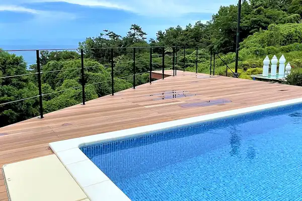 สระว่ายน้ำ