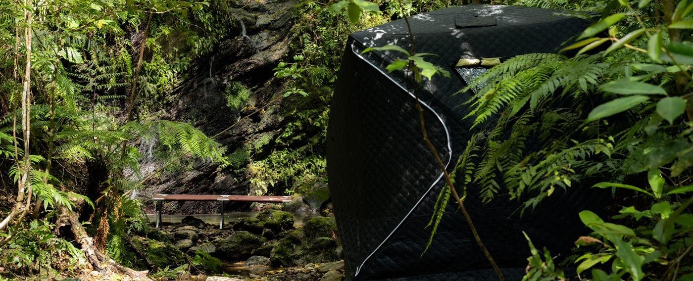 เต็นท์ซาวน่าริมแอ่งน้ำตก