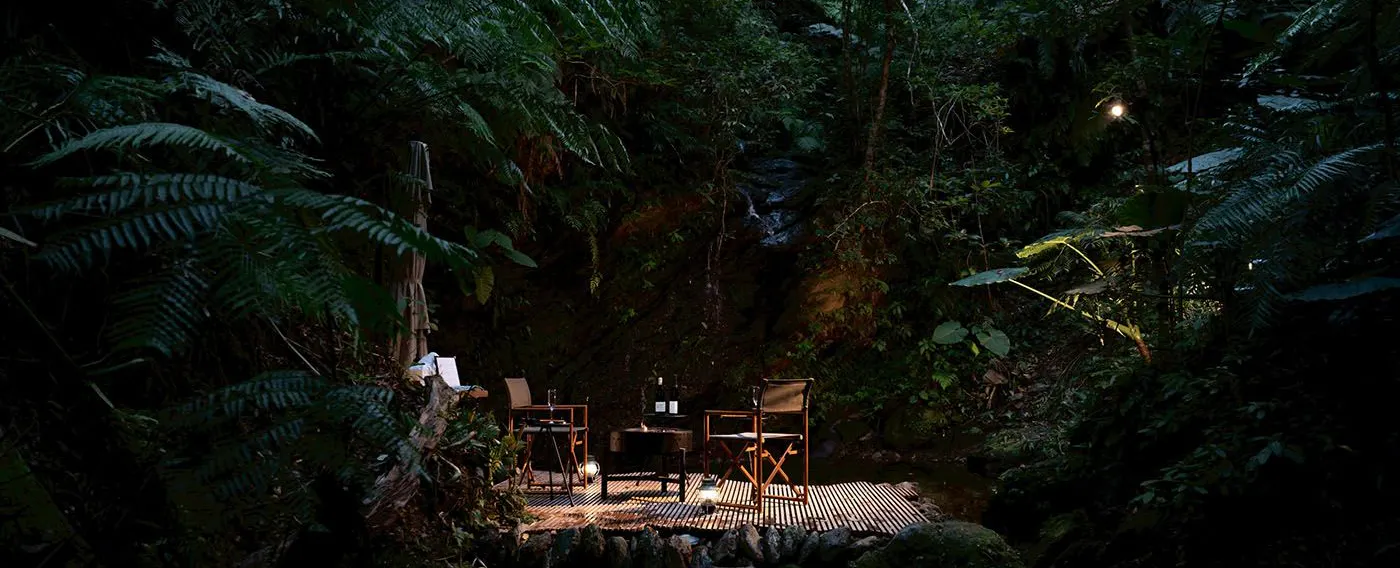 ดินเนอร์ส่วนตัวริมแอ่งน้ำตก