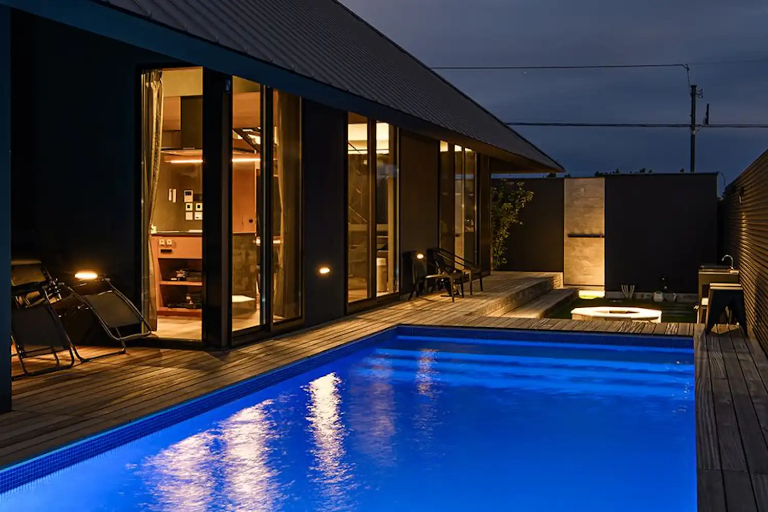 ภายนอกอาคาร