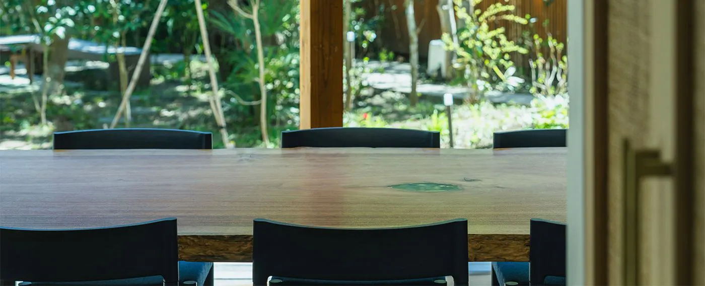 母屋 リビング & ダイニング