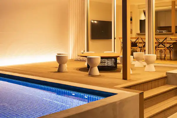 สระว่ายน้ำ