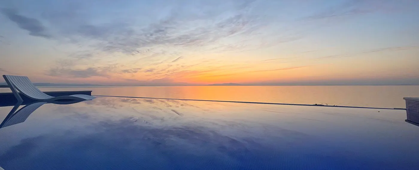 สระว่ายน้ำอินฟินิตี้