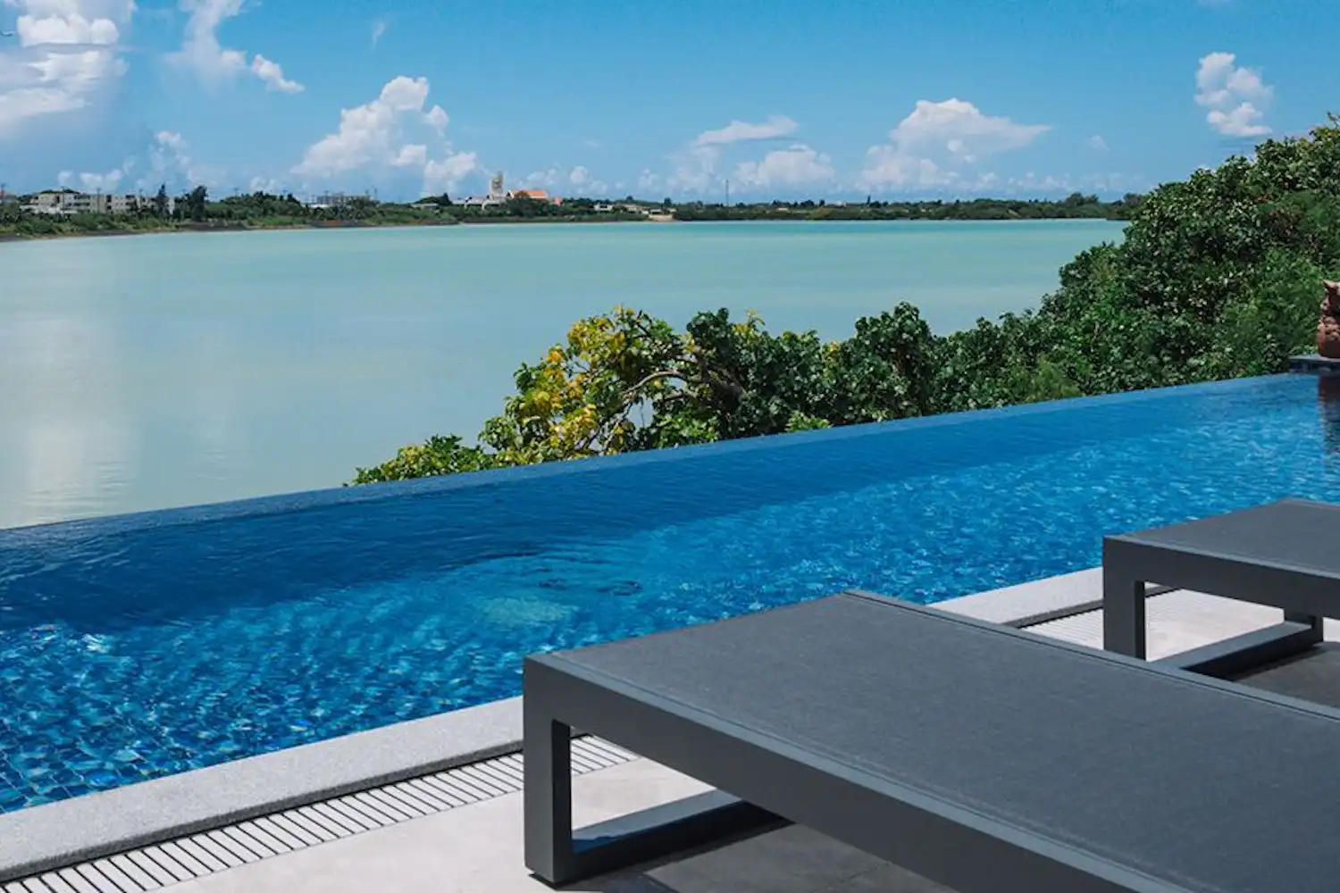 สระว่ายน้ำ