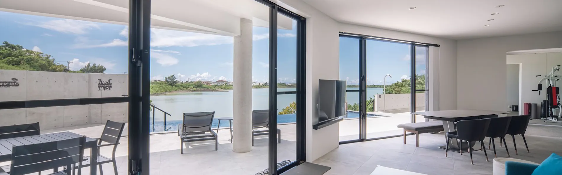 Villa M BAYFRONT YONAHA ~Pool&Sauna Retreat~