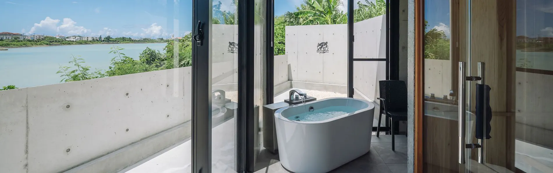 Villa M BAYFRONT YONAHA ~Pool&Sauna Retreat~