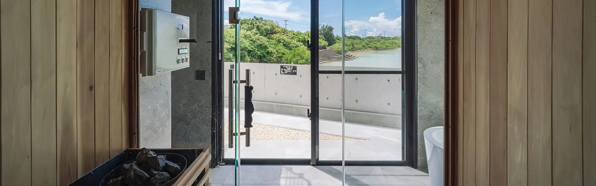 Villa M BAYFRONT YONAHA ~Pool&Sauna Retreat~