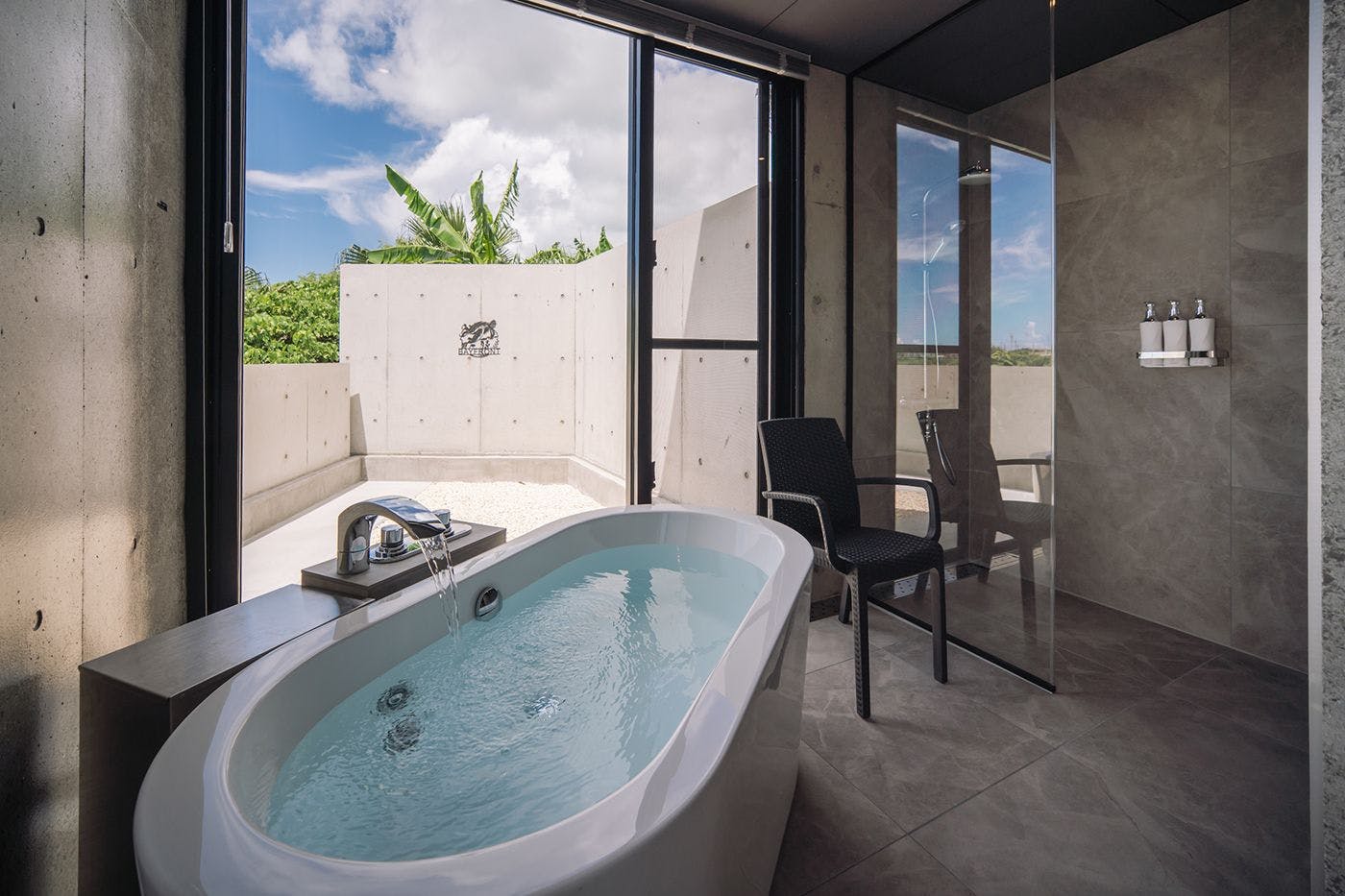 Villa M BAYFRONT YONAHA  ～Pool&Sauna Retreat～