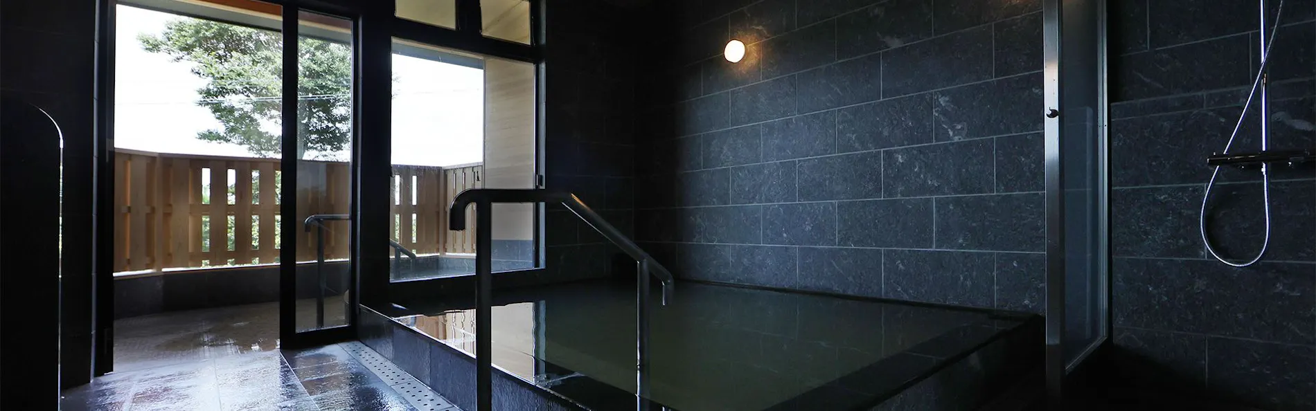 THE UPPER GROUND 001