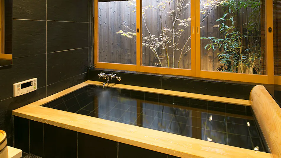 Traditional Townhouse Satoi Omiya Gojo Seishi (Blue Persimmon)