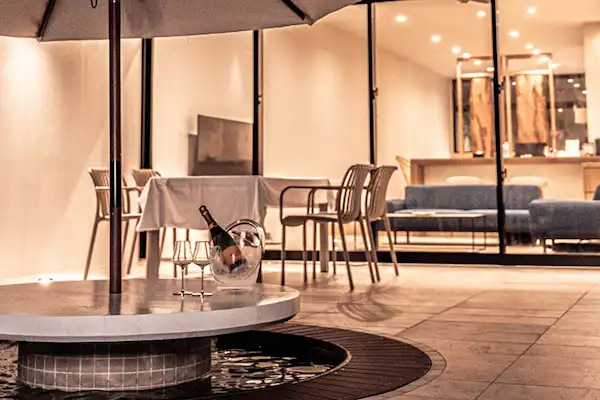 สระว่ายน้ำ