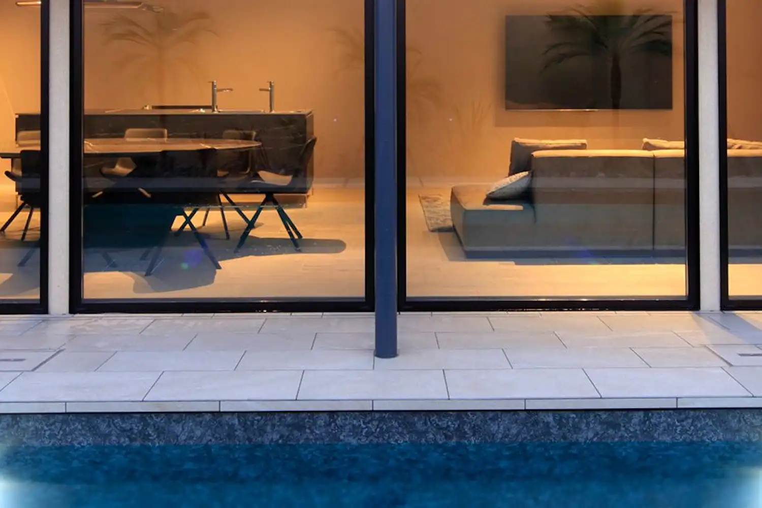 ภายนอกอาคาร