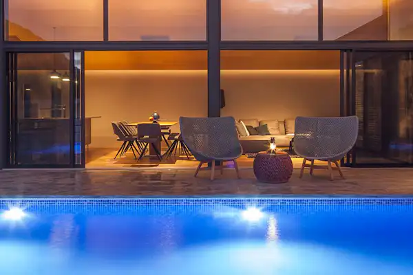 สระว่ายน้ำ