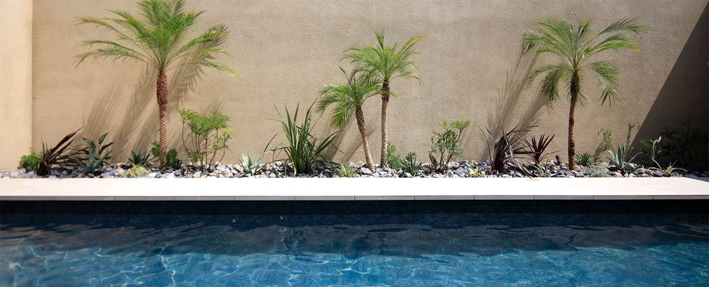 สระว่ายน้ำกลางแจ้ง