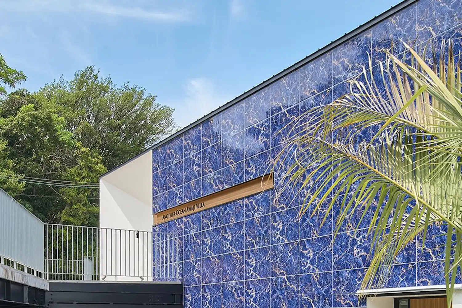 ภายนอกอาคาร