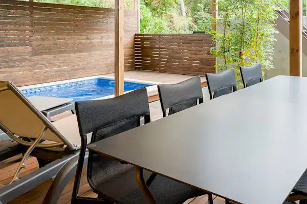 สระว่ายน้ำ