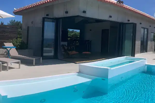 สระว่ายน้ำ