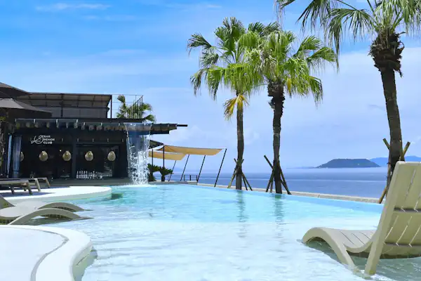 สระว่ายน้ำ