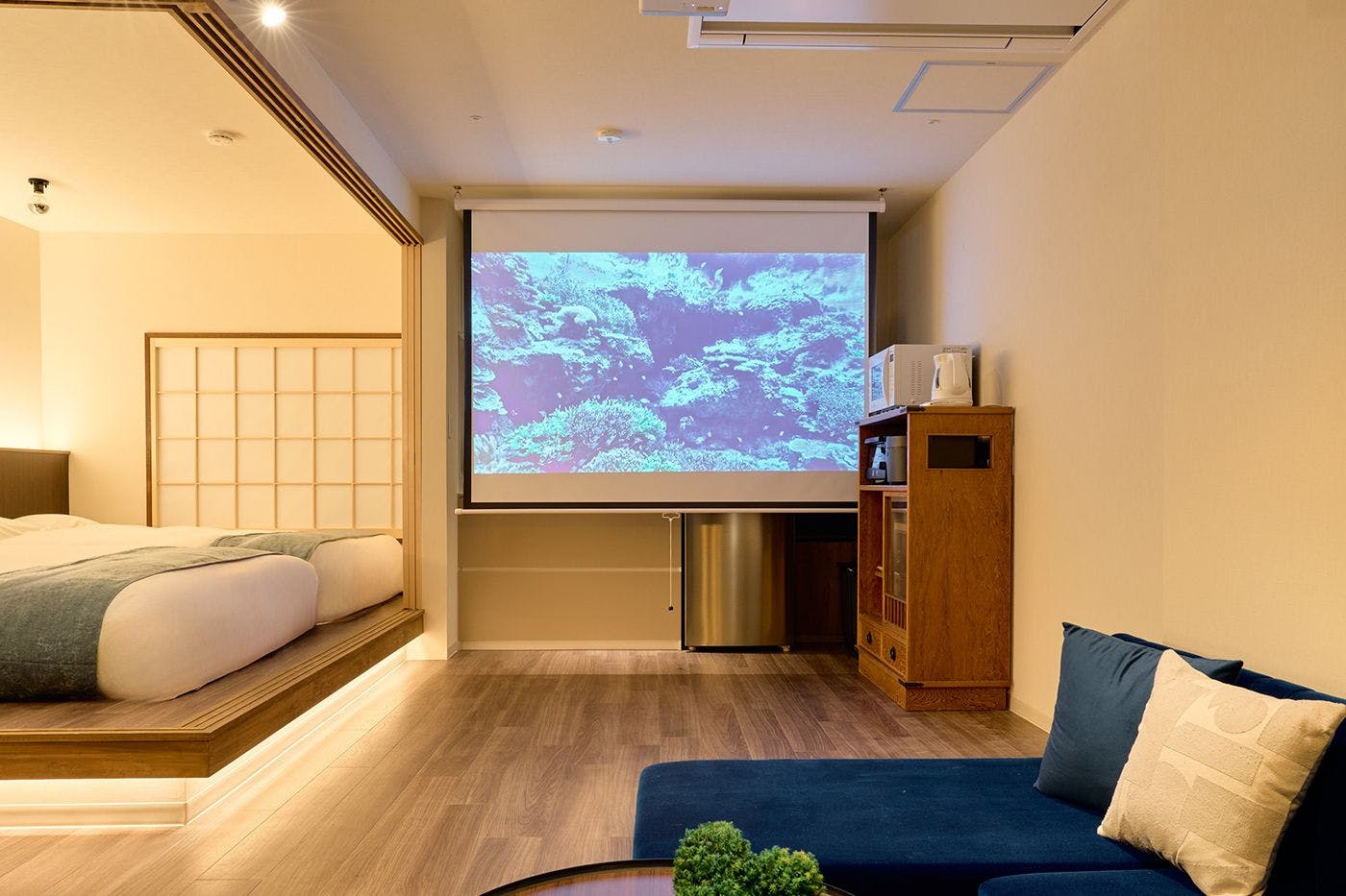 プロジェクター