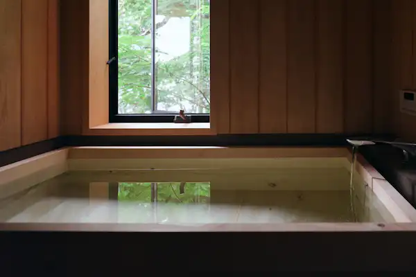 อ่างอาบน้ำไม้