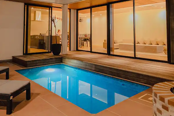 ภายนอกอาคาร