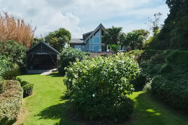 ภายนอกอาคาร