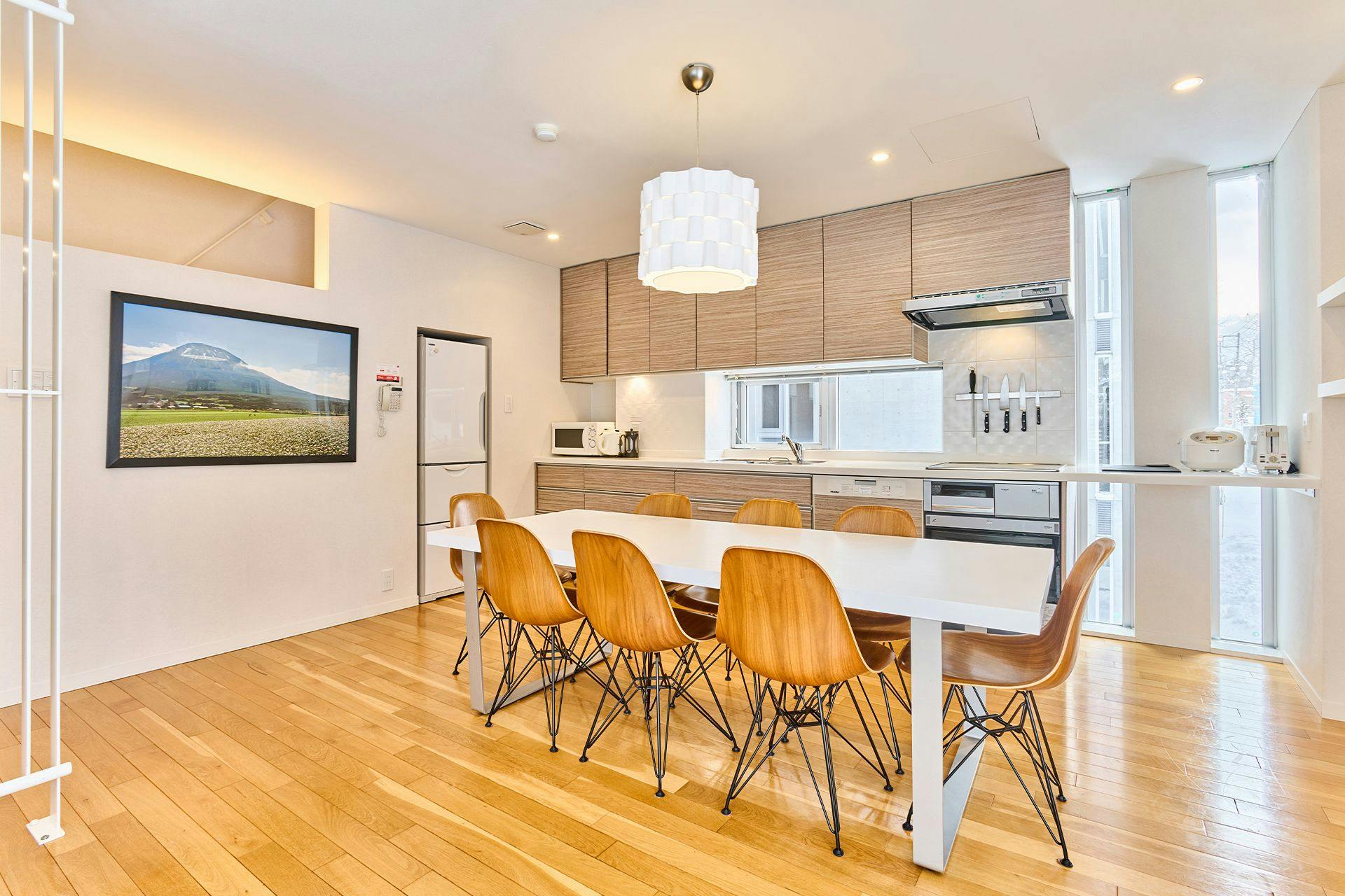 ห้องครัวพร้อมพื้นที่รับประทานอาหาร