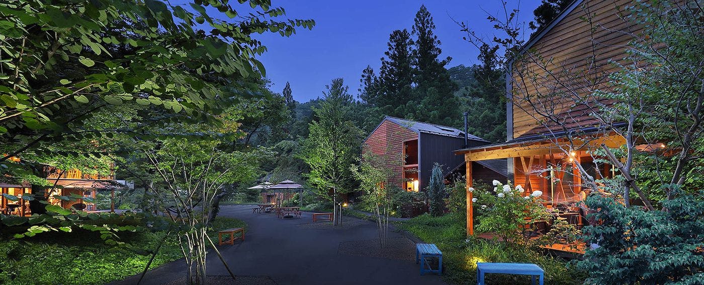 น้ำพุร้อนแกลมปิ้งชิมะบลูภายนอก