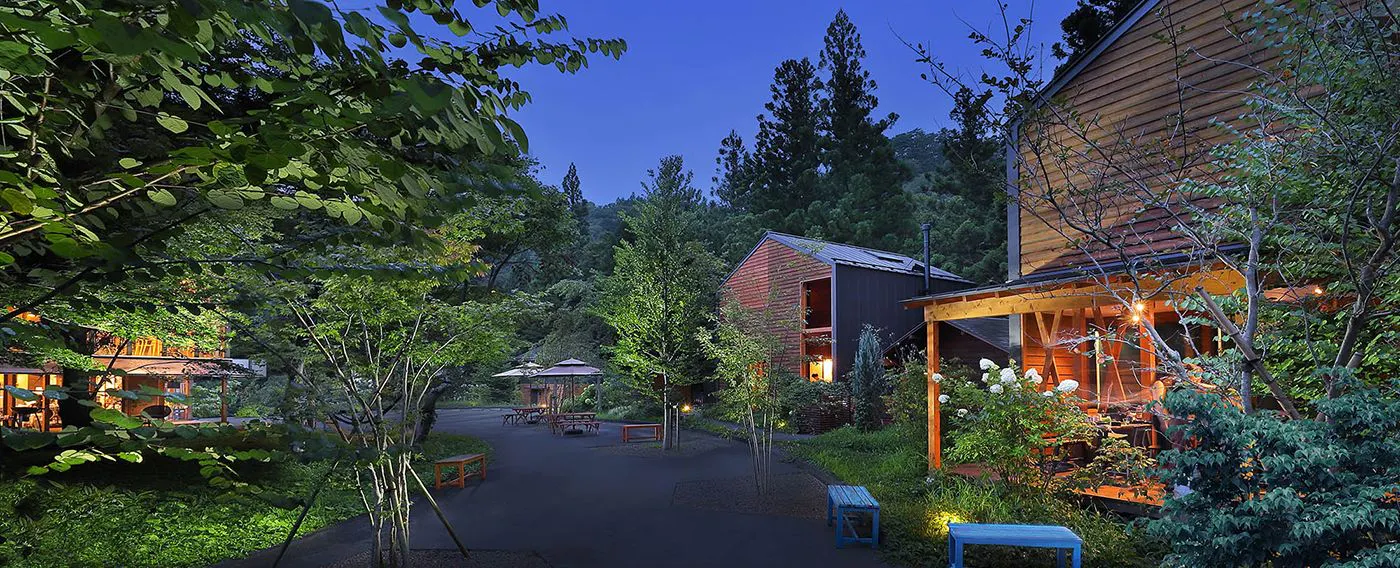 น้ำพุร้อนแกลมปิ้งชิมะบลูภายนอก