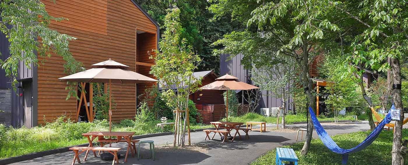 น้ำพุร้อนแกลมปิ้งชิมะบลูภายนอก