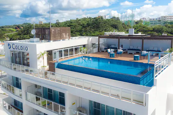 สระว่ายน้ำ