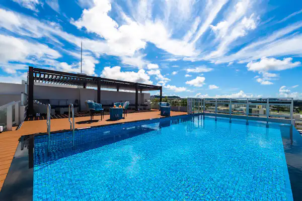 สระว่ายน้ำ