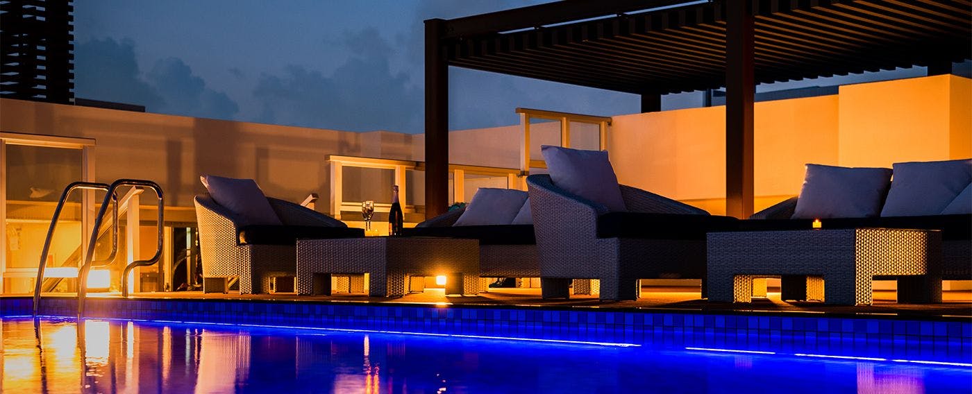 プールサイドバー